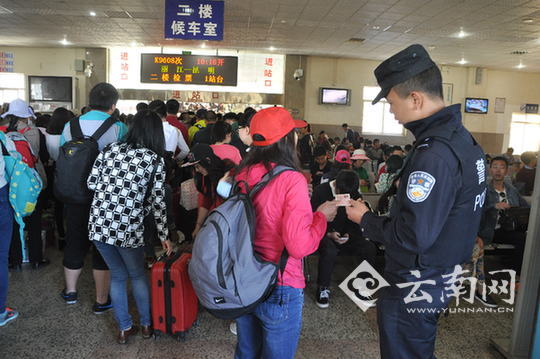 昆铁警方开展“猎鹰-2017”行动 严厉打击倒票