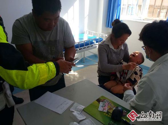 幼童,春城骑警,护送 幼童,春城骑警,护送