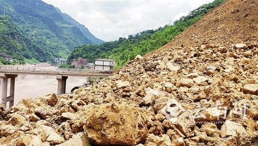 盐津山体滑坡转移及时无人伤亡 地质灾害监测员详述零伤亡原因