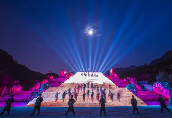 泰山封禅大典:夜间游和文化旅游的完美结合 泰山封禅大典:夜间游和文化旅游的完美结合