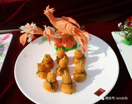 2017铜都开花洋芋节开幕 一个洋芋拍出5000元