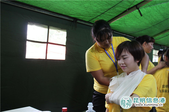 昆明举办养老护理员职业技能竞赛 百余人碧鸡广场角逐“状元 昆明举办养老护理员职业技能竞赛 百余人碧鸡广场角逐“状元