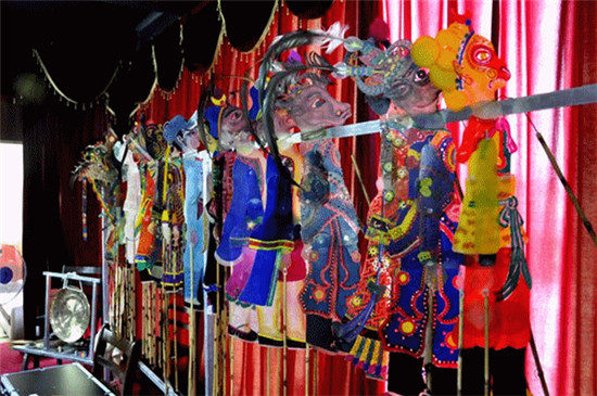 【喜迎十九大·文脉颂中华】短视频丨皮影戏老艺人讲述非遗传承五年巨变