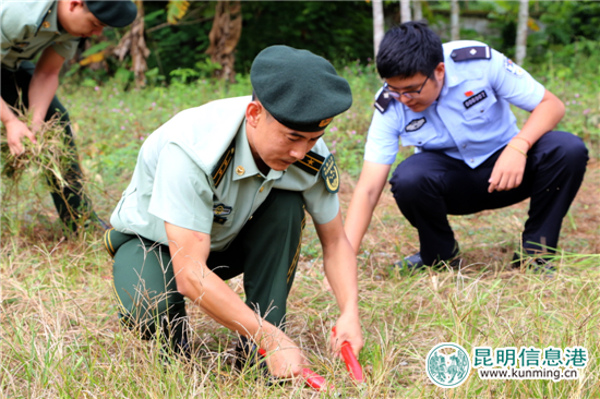 西双版纳警方开展“缅怀英烈 弘扬正气”烈士纪念活动 西双版纳警方开展“缅怀英烈 弘扬正气”烈士纪念活动