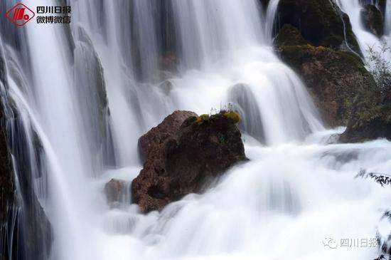 九寨沟震后首个秋:还是记忆中的童话世界