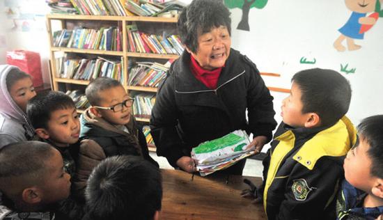 宁波退休教师支教深山 爱心善举感动湖南