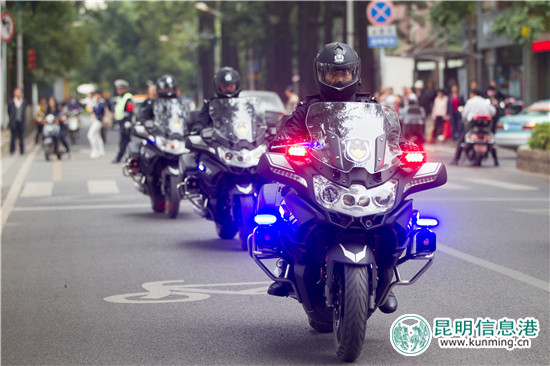 春城骑警 昆明一张亮丽的名片 春城骑警 昆明一张亮丽的名片