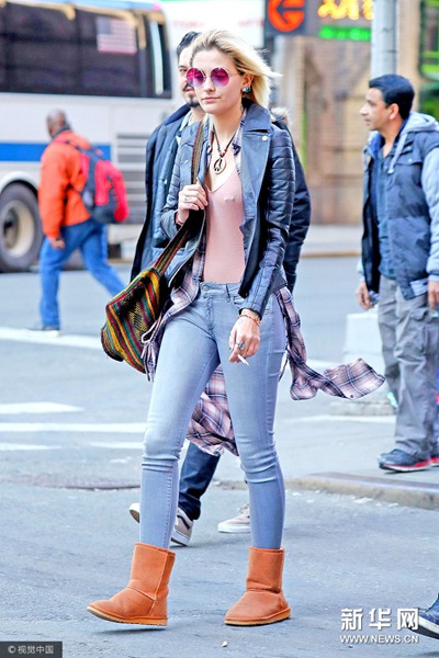 雪地靴帮你在这个冬天暖成一把火