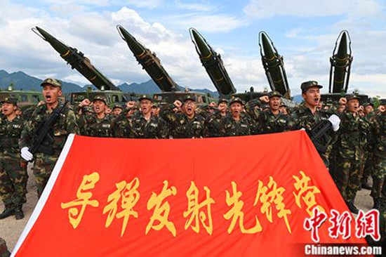 “90后”导弹兵:发射架下的梦想 “90后”导弹兵:发射架下的梦想