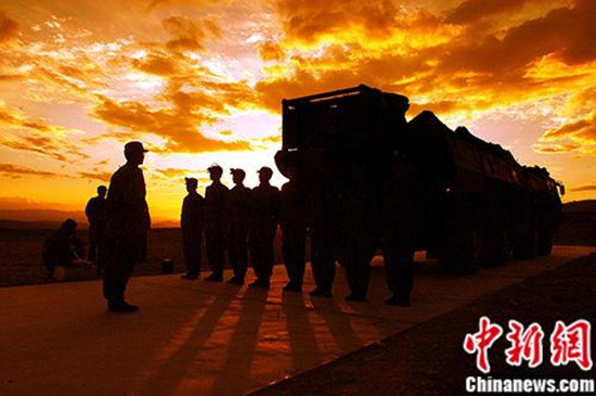 “90后”导弹兵:发射架下的梦想 “90后”导弹兵:发射架下的梦想