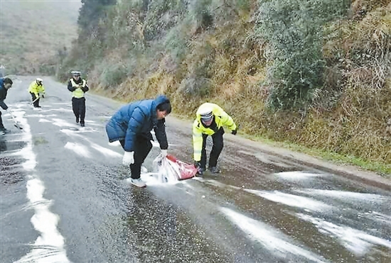 云南全力应对低温雨雪天气 云南全力应对低温雨雪天气