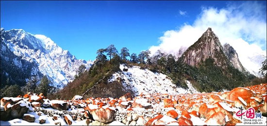 环贡嘎旅游线——燕子沟白雪红石醉人心
