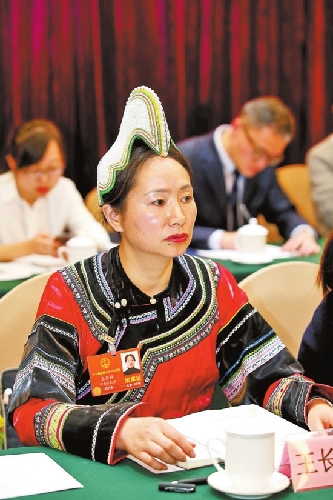 哈尼族全国人大代表王长林:一定要守护好我们的家园 哈尼族全国人大代表王长林:一定要守护好我们的家园