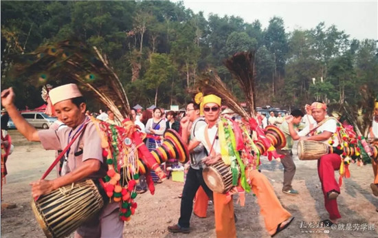 一个在傣族村寨长大的汉族人侃侃泼水节 一个在傣族村寨长大的汉族人侃侃泼水节