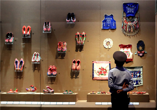 5f2b5cb7a3108348fce2d32e