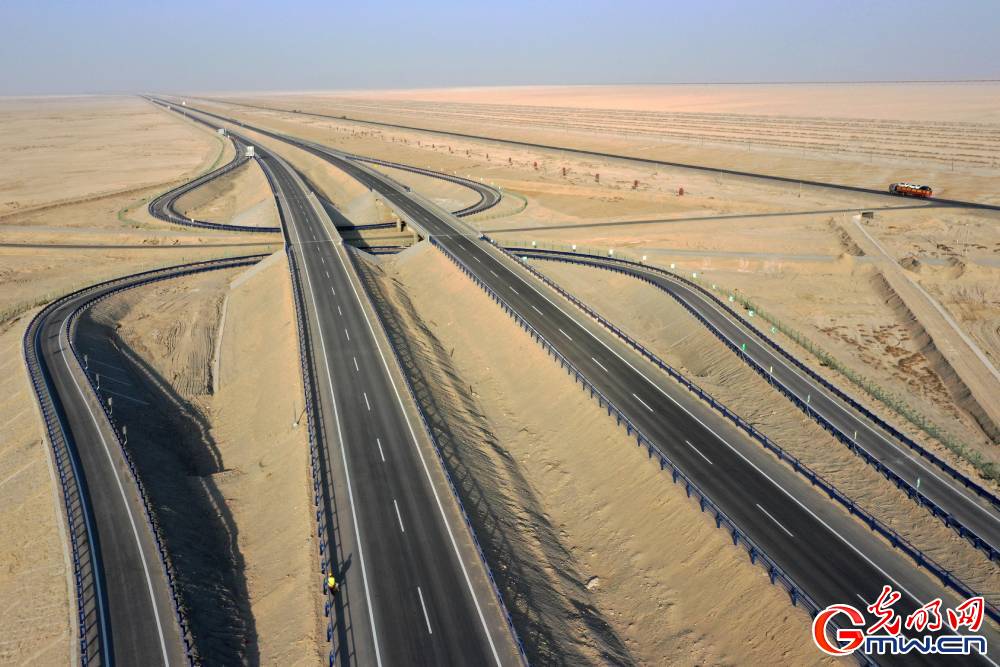 Xinjiang: What a fairyland! Xinjiang: What a fairyland!