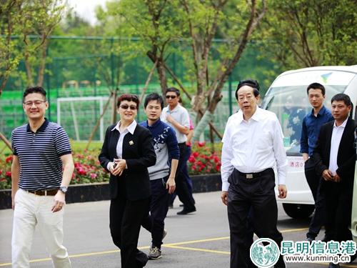 调研组参观体育小镇4