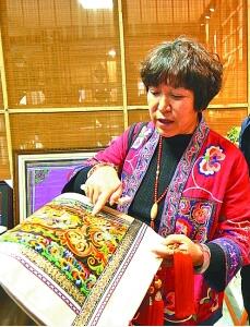 云南民族民间工艺品特色文化产业走笔 云南民族民间工艺品特色文化产业走笔