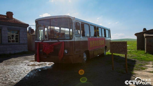 &nbsp;《狼图腾》电影里大巴车