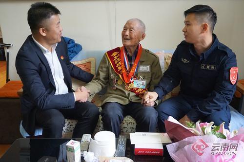 00300114922_d8d78bb4