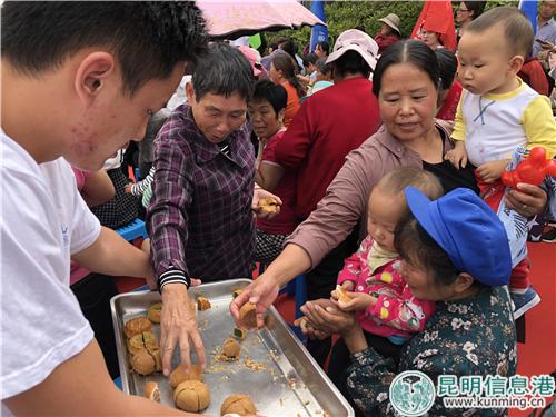 花田社区为辖区居民提前过中秋