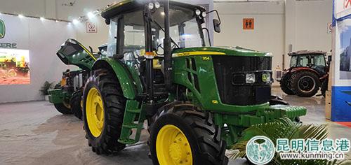 4号馆内展出的拖拉机 4号馆内展出的拖拉机