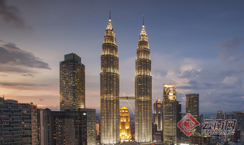 00300166220_2d195a9c