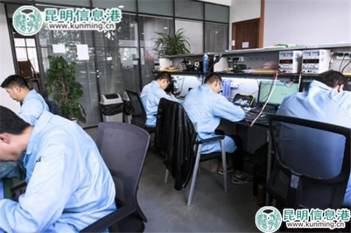 九机售后中心工作间