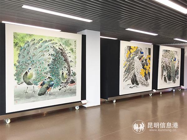 孙建东三幅参展作品。记者孙红亮摄