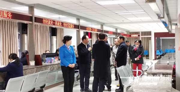 慰问团考察昆明市总工会困难职工帮扶服务中心 慰问团考察昆明市总工会困难职工帮扶服务中心