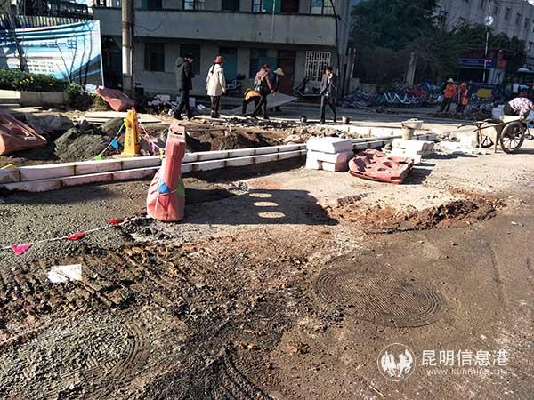 周围不舍警示牌