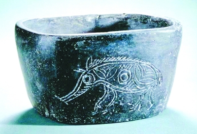 新石器时代猪纹陶钵