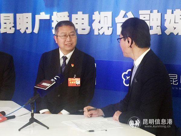 昆明市人大代表、呈贡区区委副书记、区长张先宝