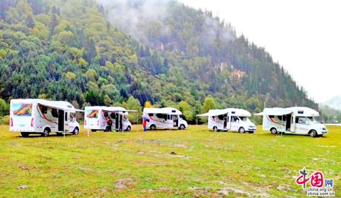 春季的自驾游最佳目的地，达古冰川！