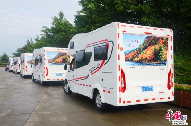 春季的自驾游最佳目的地，达古冰川！