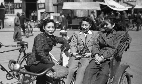 纪念周海婴诞辰九十周年摄影艺术展在京开幕 7