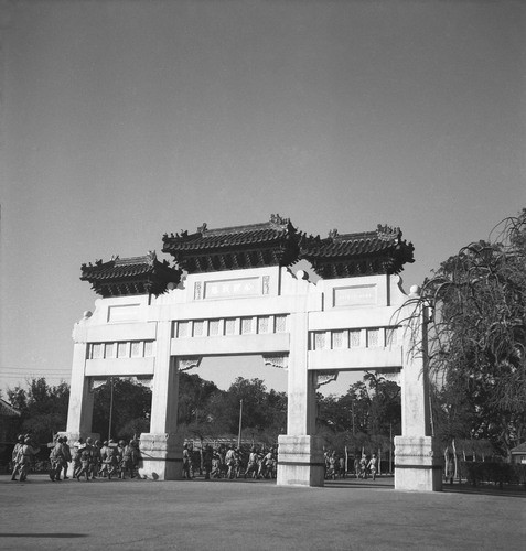 纪念周海婴诞辰九十周年摄影艺术展在京开幕 10