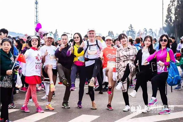 开心跑步。 开心跑步。