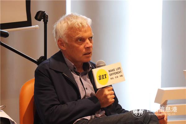 澳大利亚作家格雷姆·辛普生 摄影 大益读书会