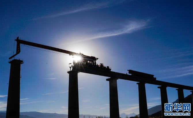 （西藏民主改革60周年）（2）今日西藏：立体交通——世界屋脊变坦途