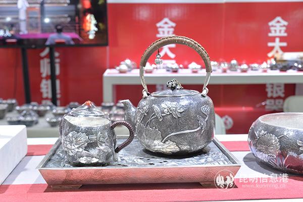 富有民族特色的茶器 富有民族特色的茶器