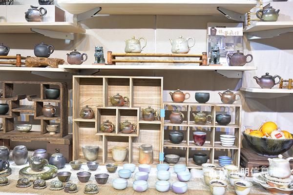 琳琅满目的茶器 琳琅满目的茶器