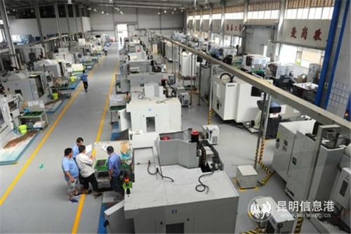 云南北方光电仪器有限公司生产车间。昆明日报 记者黄晓松摄