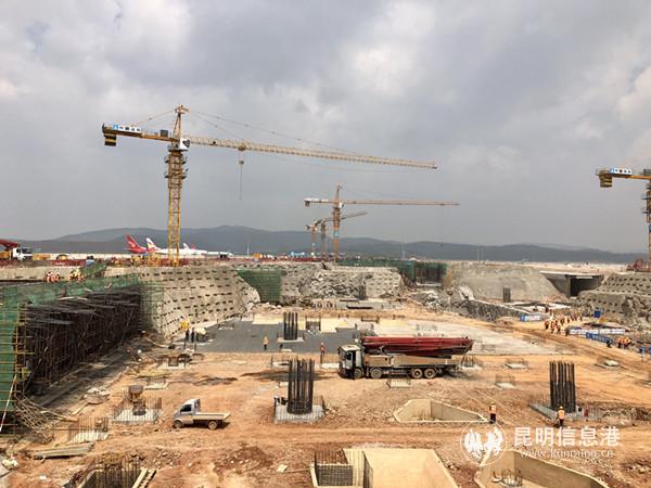 昆明机场正在实施航站区改扩建（S1卫星厅）工程。记者上官艳君摄