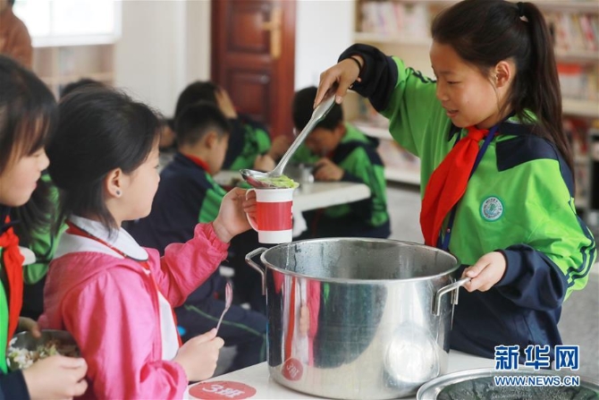 贵州:“大数据”护航学生“舌尖安全” (社会)(4)贵州:“大数据”护航学生“舌尖安全”