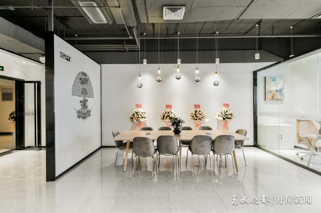 00300677894_d349a9a6