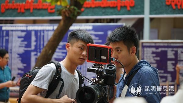 拍摄团队工作照