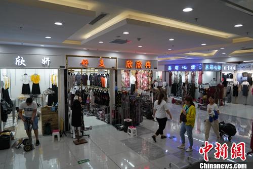 河北沧州明珠国际商贸城(二期)早市。<a target='_blank' href='http://www.chinanews.com/' >中新网</a>记者 刘湃 摄