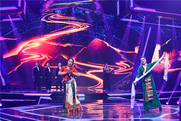 香格里拉民族服装展示