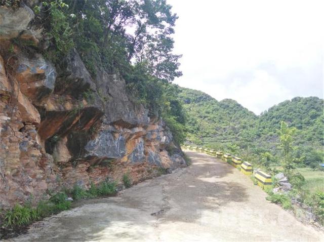 12年，凿通脱贫路